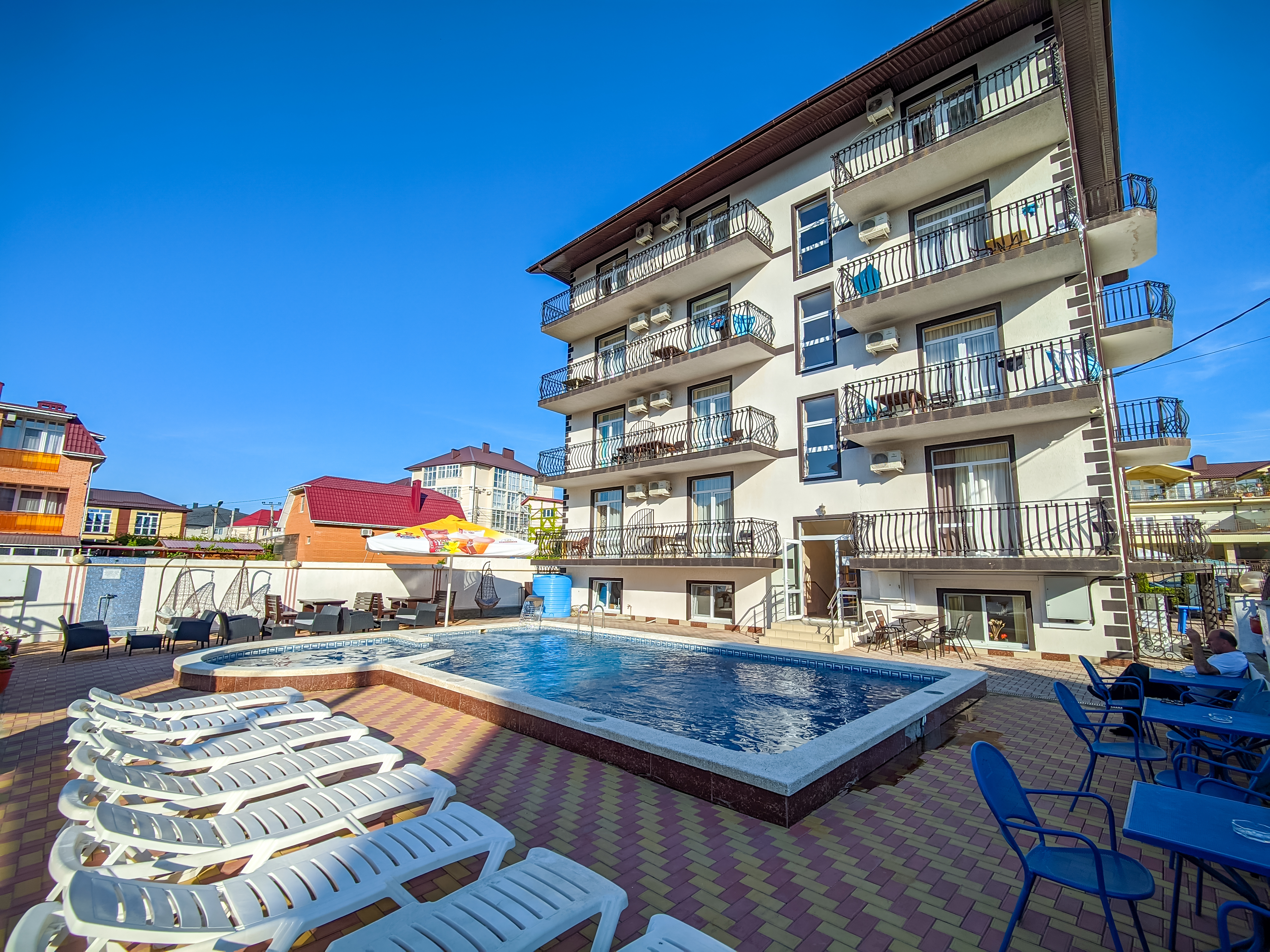 Фото отеля 1