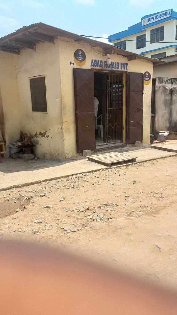 Hardware store Asaq royal ent, Accra, photo
