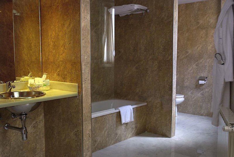 Фото Oca Villa de Avilés Hotel