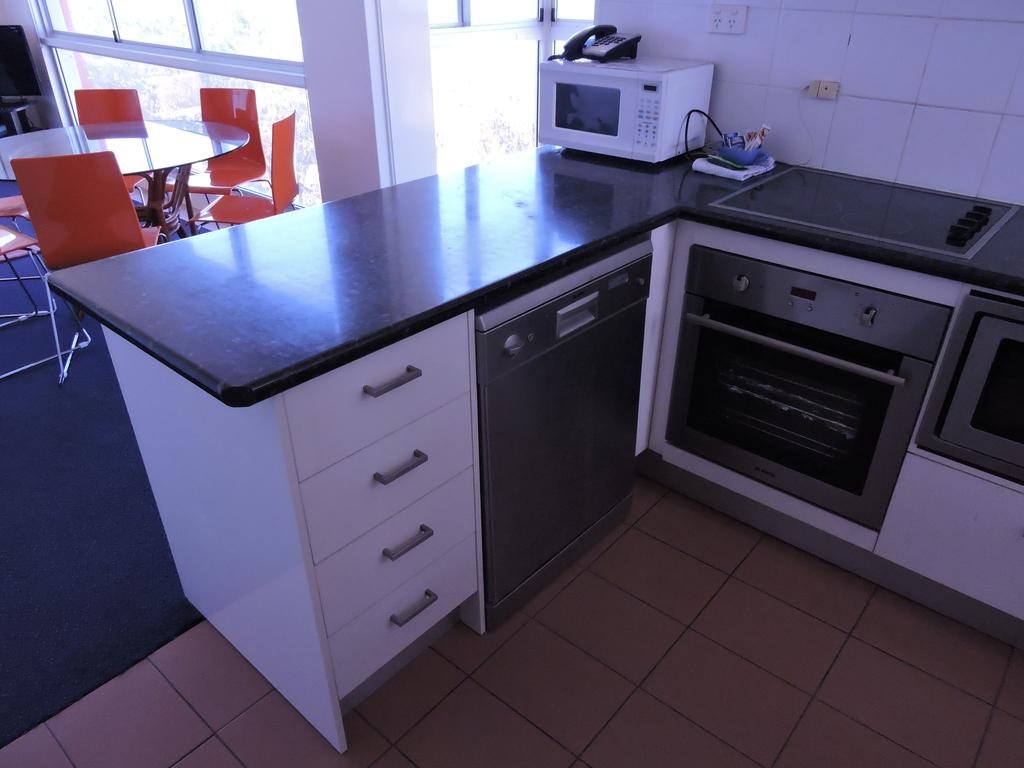 Фото Suntower Holiday Apartments