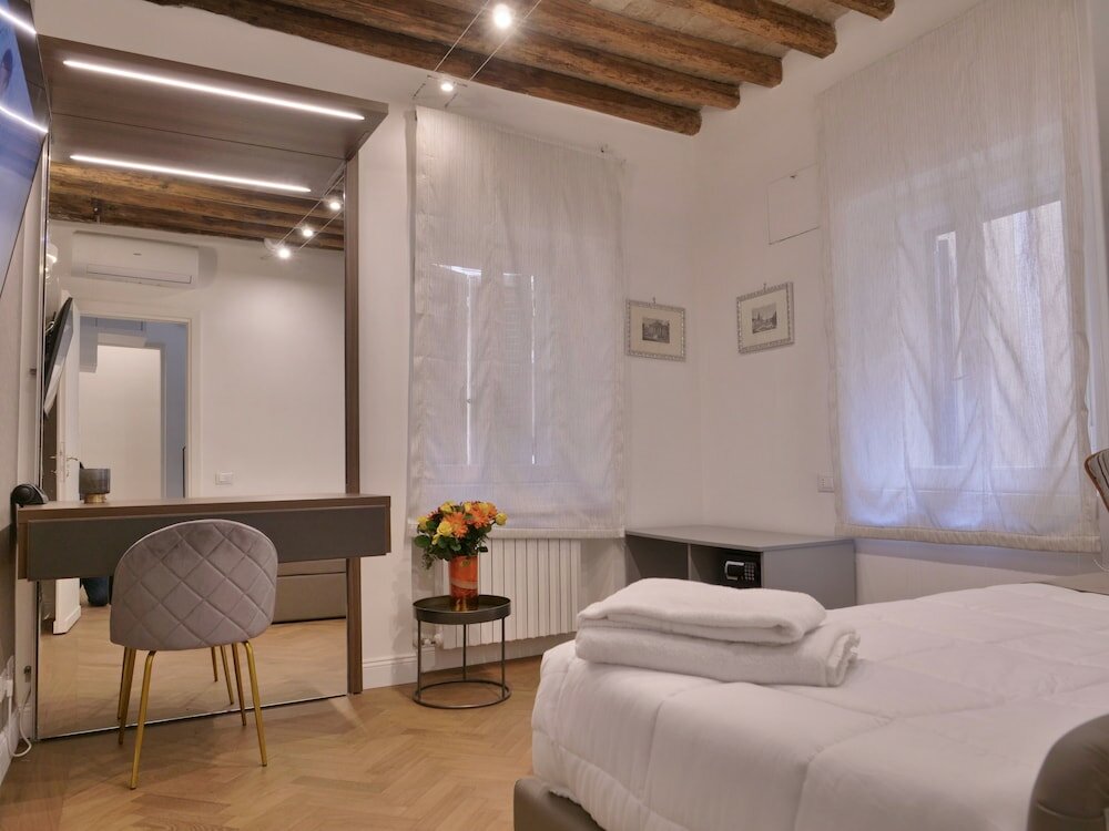 Фото Helmirage Suite VIA Del Corso