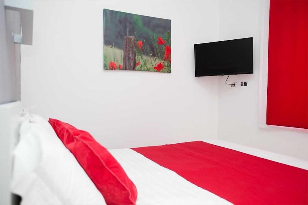 Фото Отель Liqeni Tirana