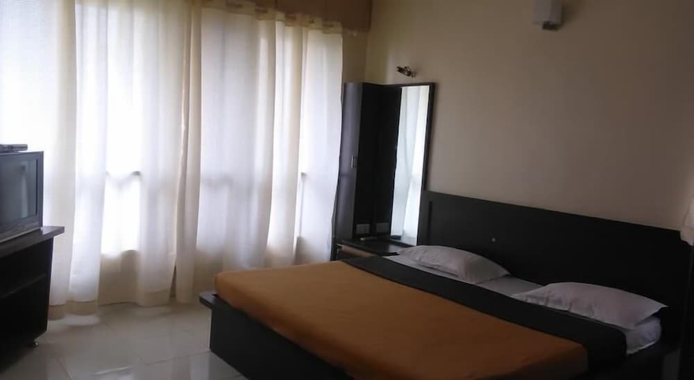 Фото Valencia Hospitality Service Apartments