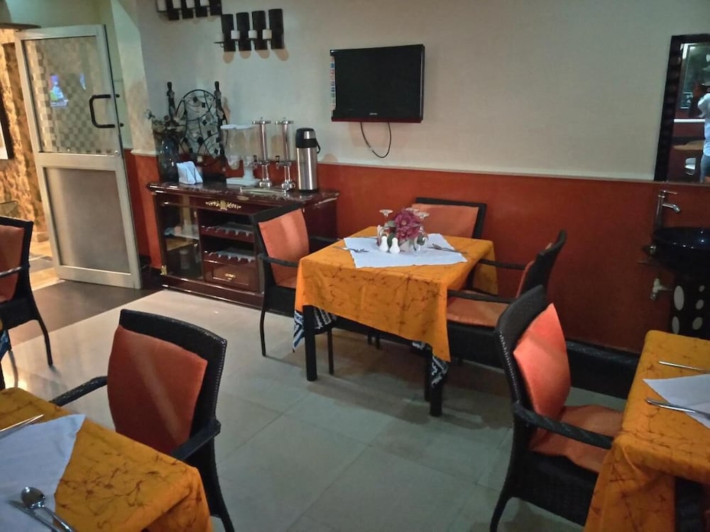 Фото Erith Apartments and Suites