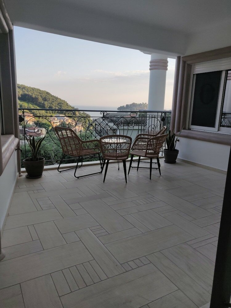 Фото Natura Luxury Suites Parga