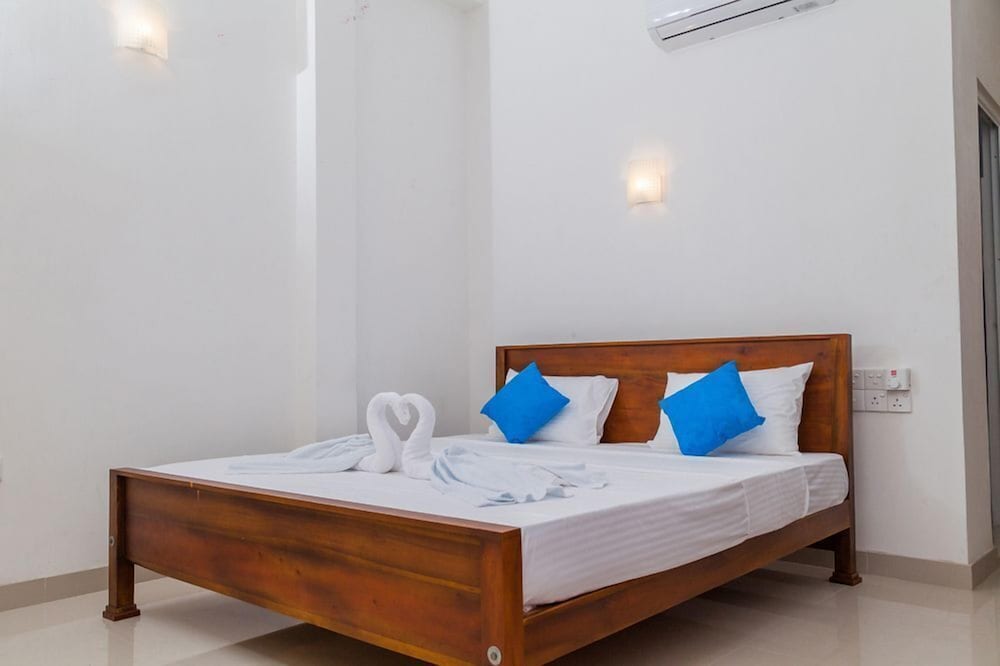 Фото Hotel Crown Plaza Katunayake