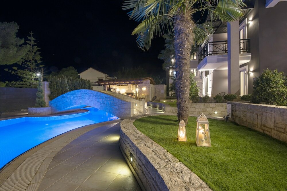 Фото Artdeco Luxury Suites