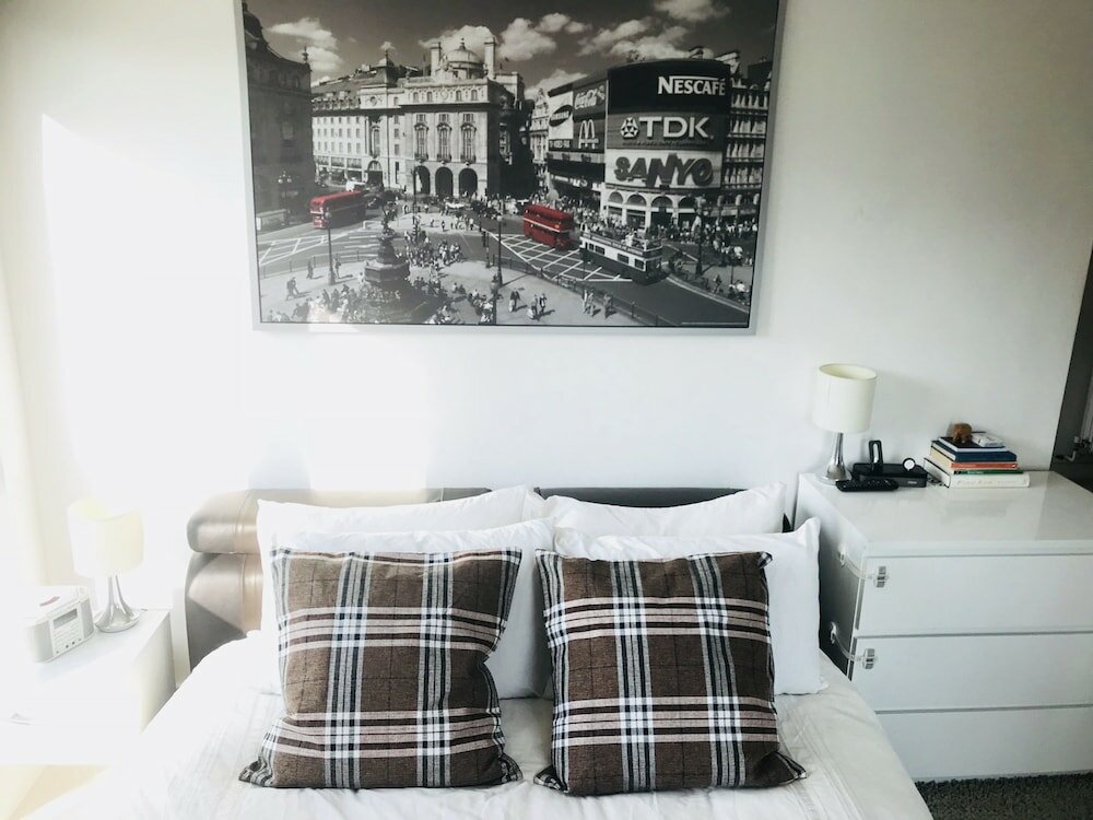 Фото Double Room In London Shared Penthouse