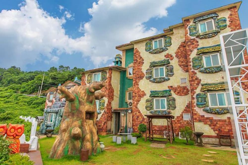 Фото Yeonggwang Chezlee Pension