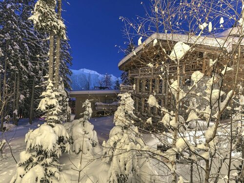 Гостиница Snow Lodge Hotel Courchevel 1850 в Альбервиле