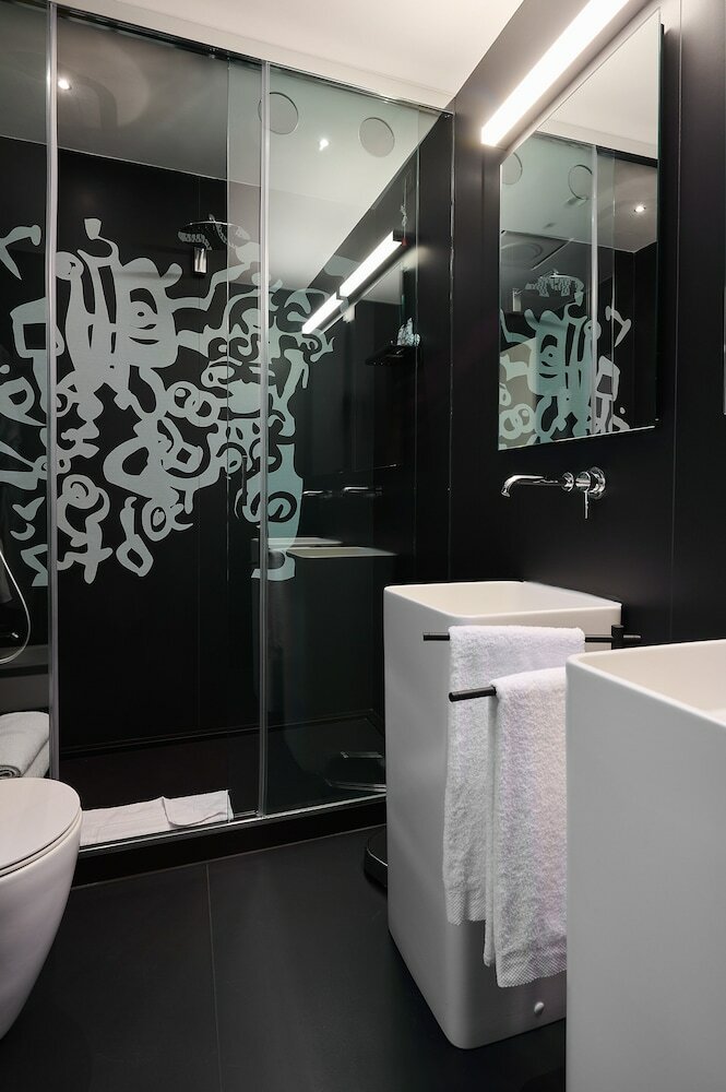 Фото MyTALE Creative Academy Hotel