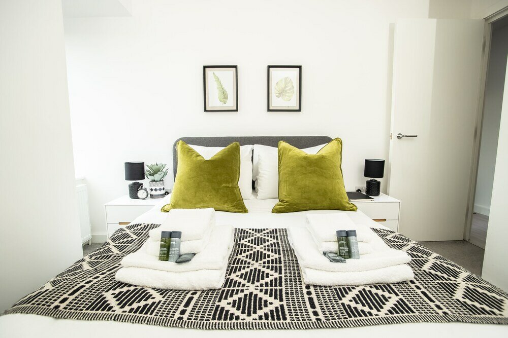 Фото Pembroke House Apartments - Parking