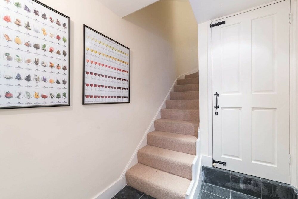 Фото Elegant 3 Bedroom Home Located in South Kensington