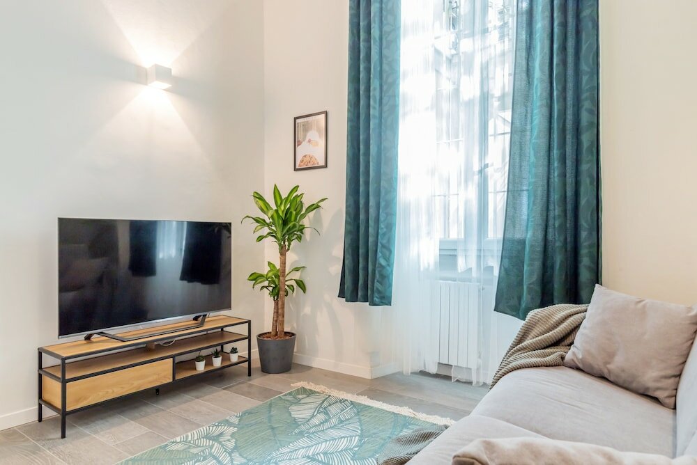 Фото Charming Apartment Milano City Center