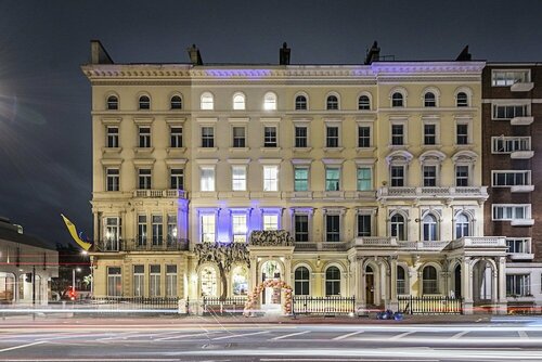 Billionaire Suites Kensington