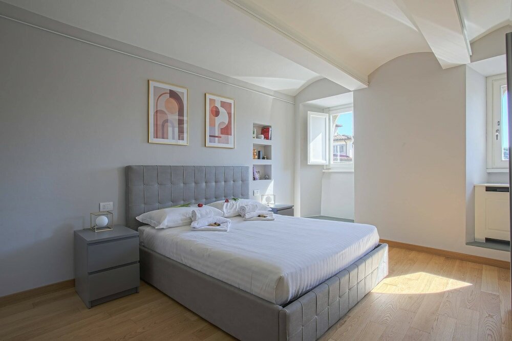 Фото Luxury Suite in Florence - Hosted by Sweetstay