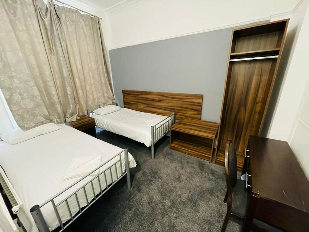 Фото Oyo National Hotel