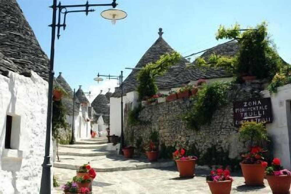 Фото Trulli Resort Monte Pasubio
