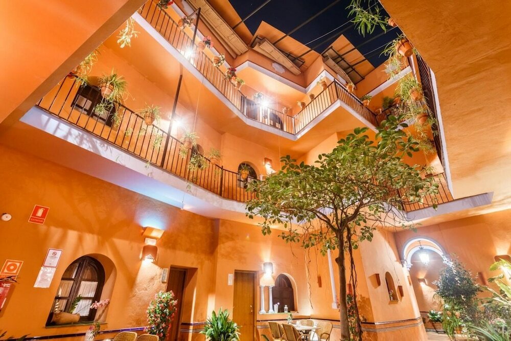 Фото Hotel Patio de la Alameda