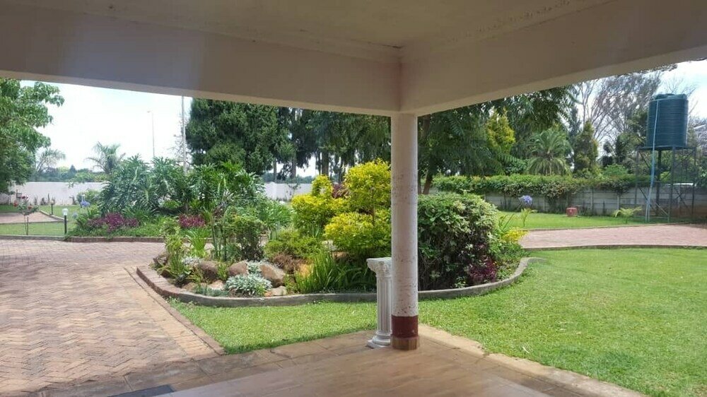 Фото Crown Inn Guest House