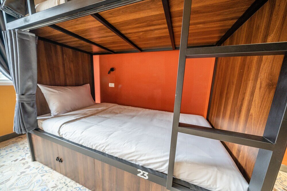 Фото Mad Monkey Hanoi - Hostel