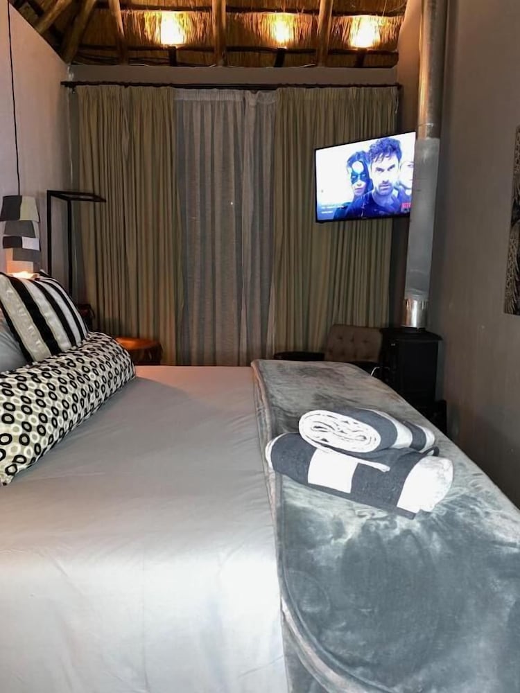 Фото Four20 Bespoke Hotel