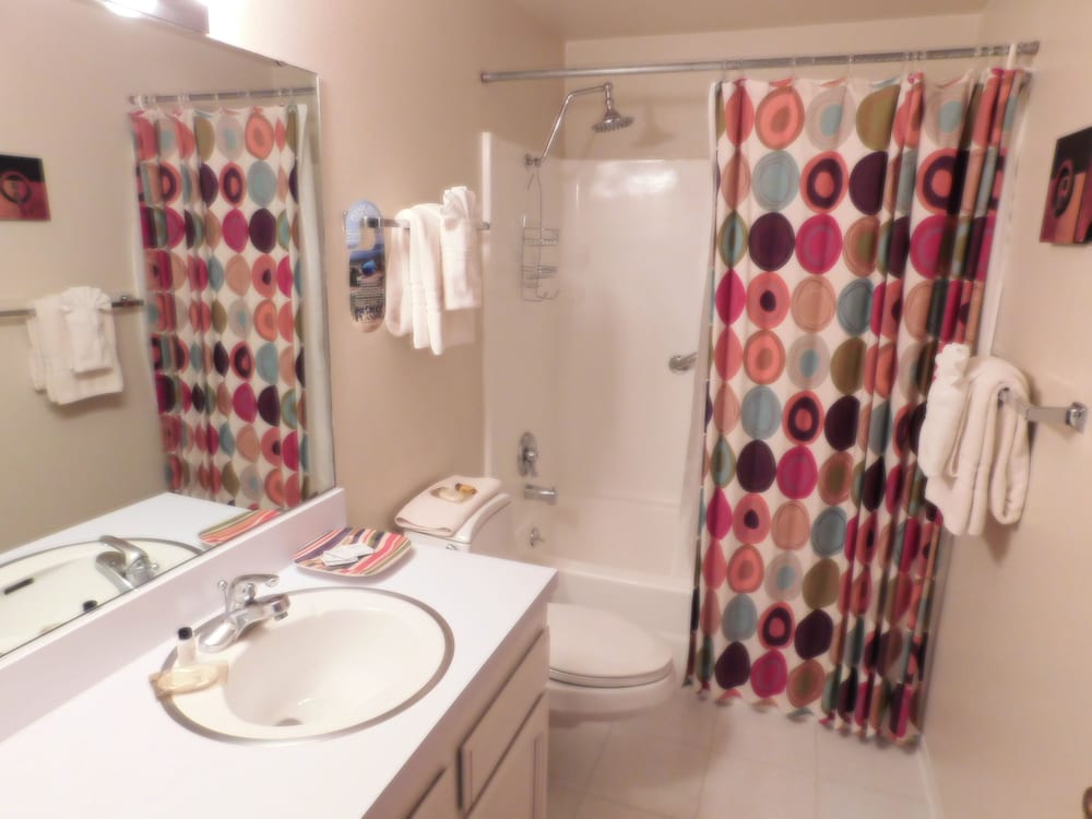 Фото Little Creek Cove Beachfront Resort