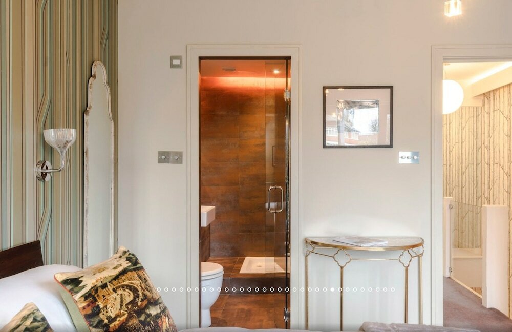 Фото Neon Dream Playfull 2 bedroom