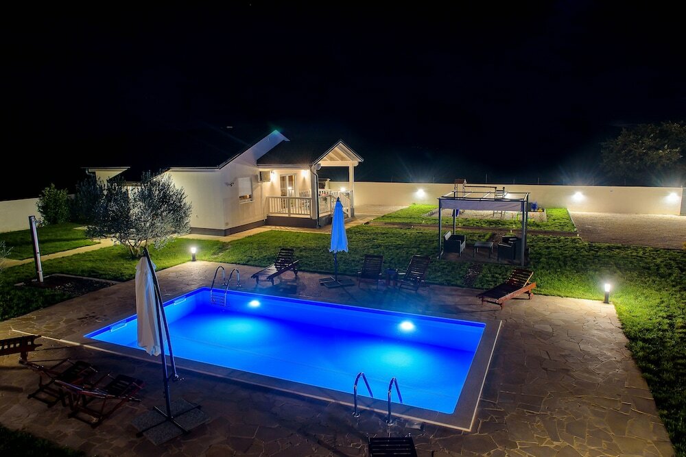 Фото Idyllic country house Aprilis