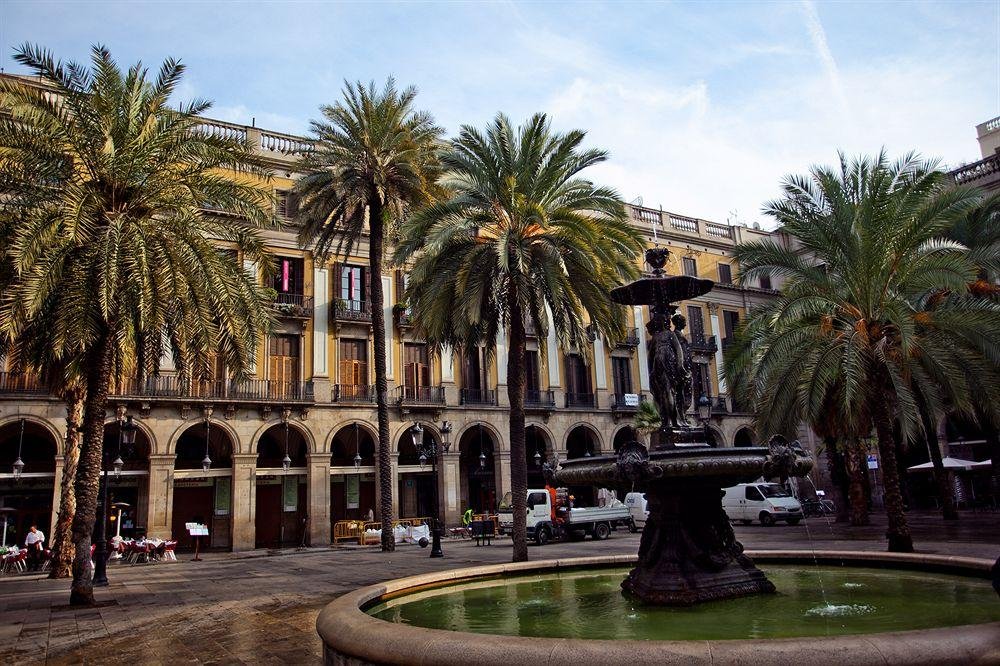 Фото Las Ramblas Pasaje Bacardi Apartments