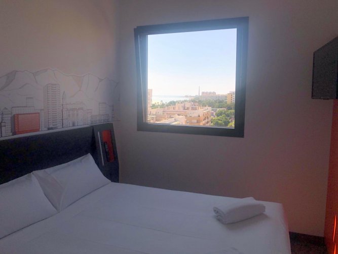 Фото EasyHotel Málaga City Centre
