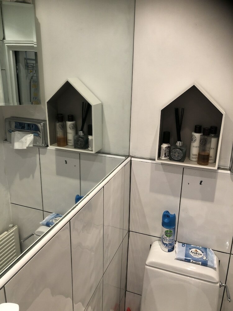 Фото Charing Cross Rooms - B&b