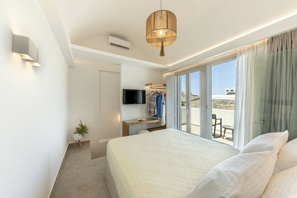 Фото Alafropetra Luxury Suites