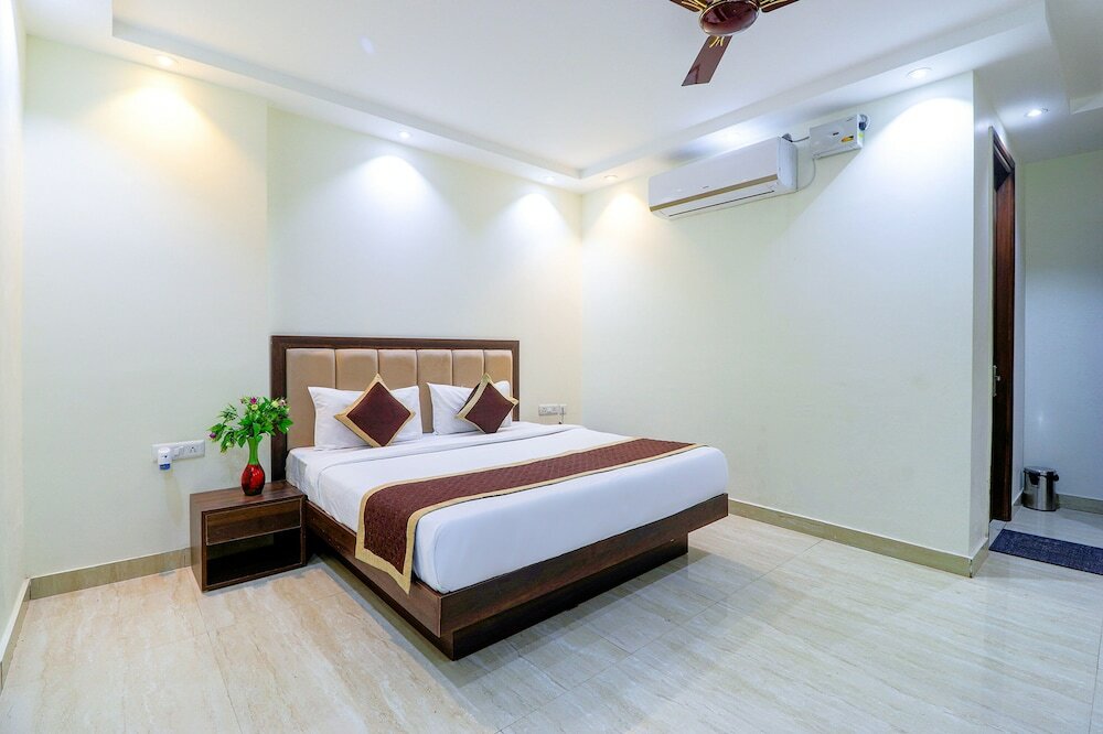 Фото Fabhotel The Premium Suits