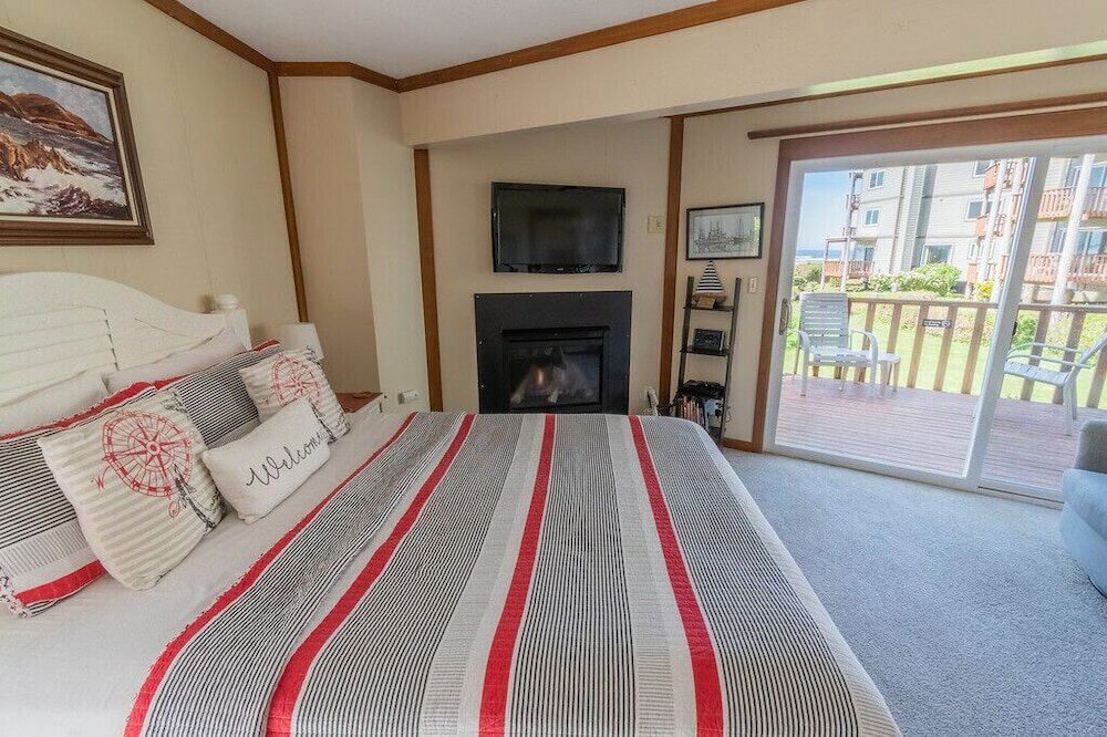 Фото Little Creek Cove Beachfront Resort