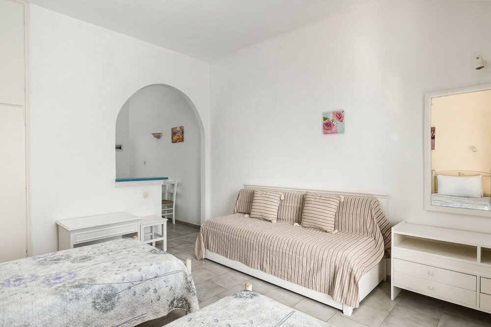 Фото Four-Bedroom Villa Eleni by Konnect, with Private Pool & Stunning Seaview