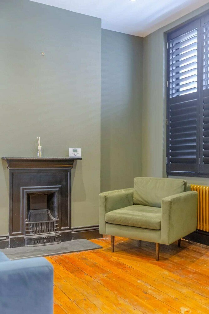 Фото Inviting 4bd With Private Patio - Bethnal Green