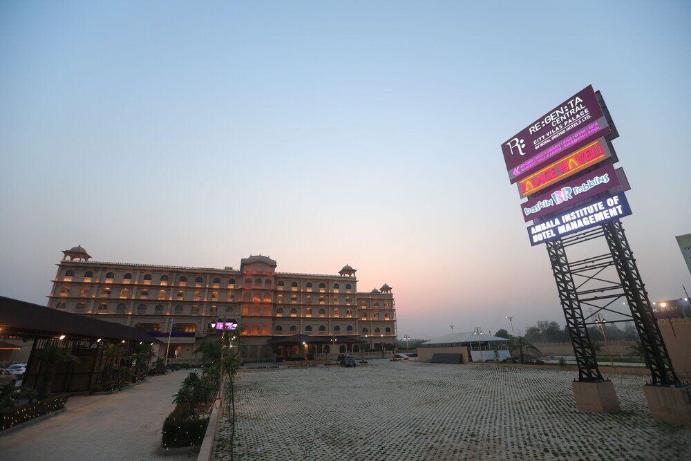 Фото Regenta Central City Vilas Palace Ambala