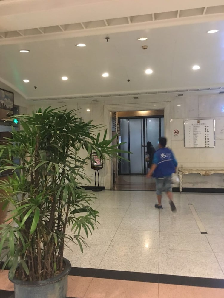 Фото Yixuan Light Luxury Hotel