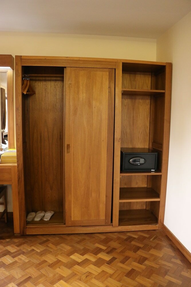 Фото Queen's Park Hotel