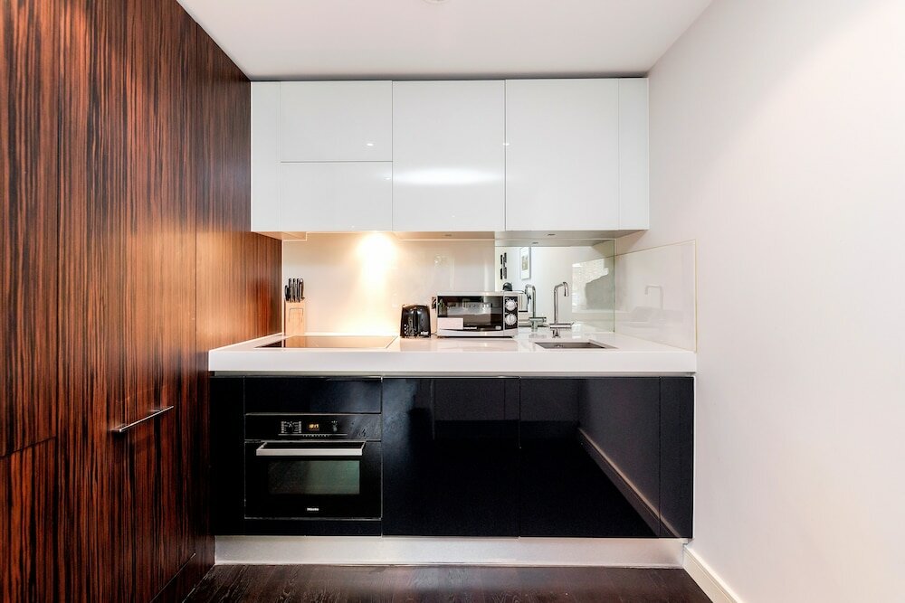 Фото Gatliff Road Apartments