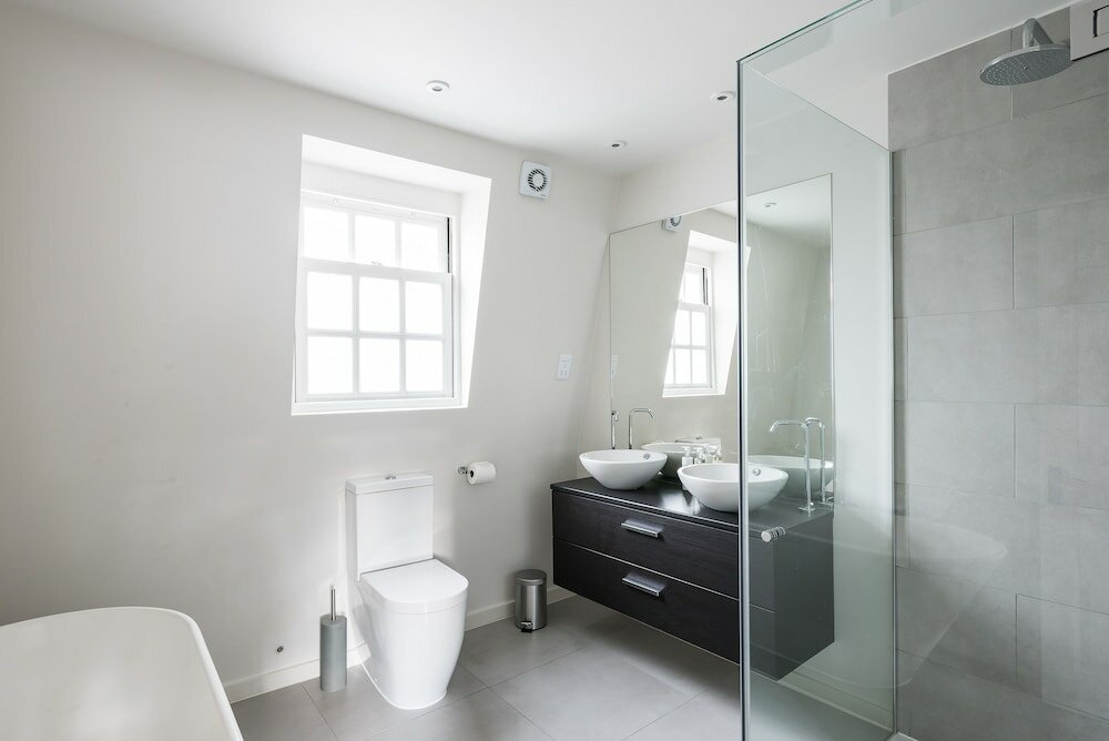 Фото Ultra luxurious London home for 5-7