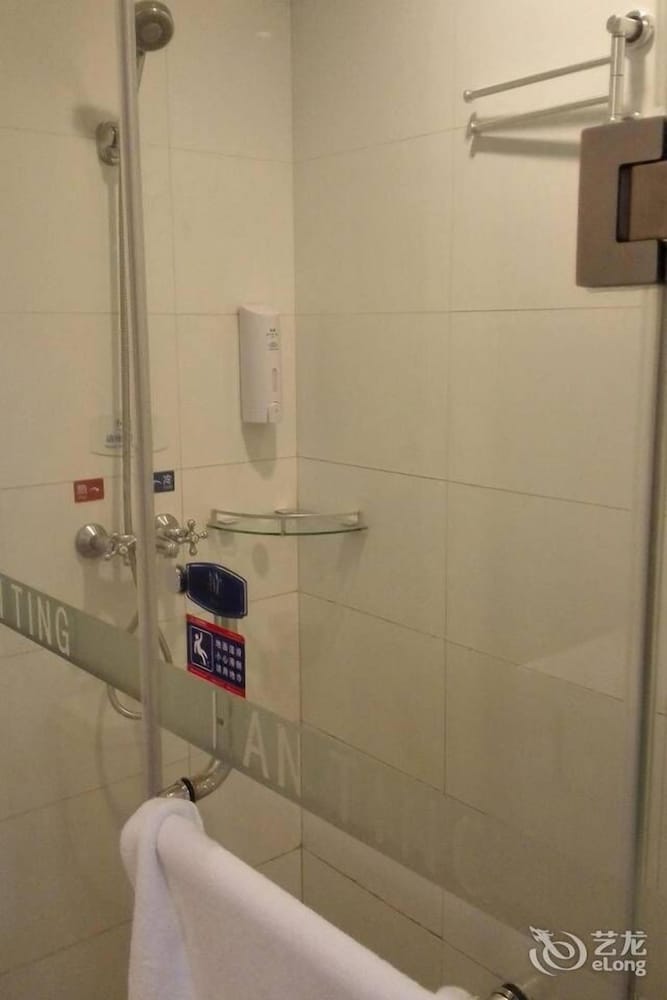 Фото Mercure Qingdao Downtown