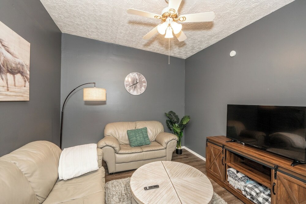 Фото Monmouth Loft 4