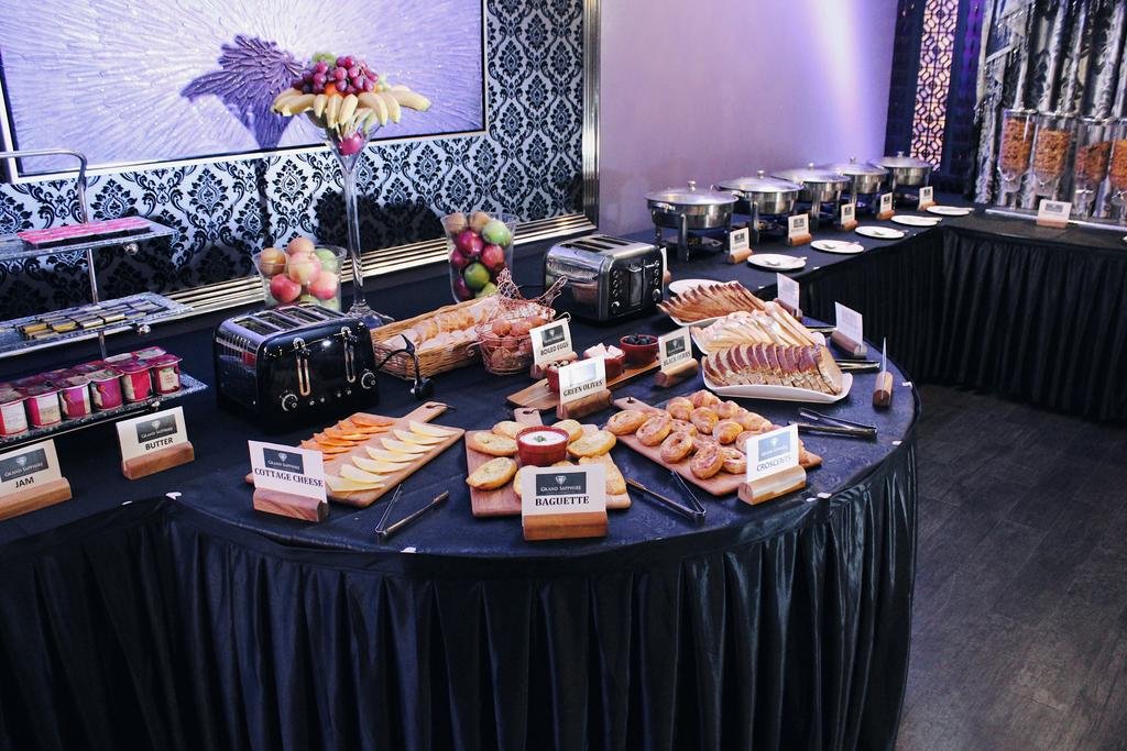 Фото Grand Sapphire Hotel