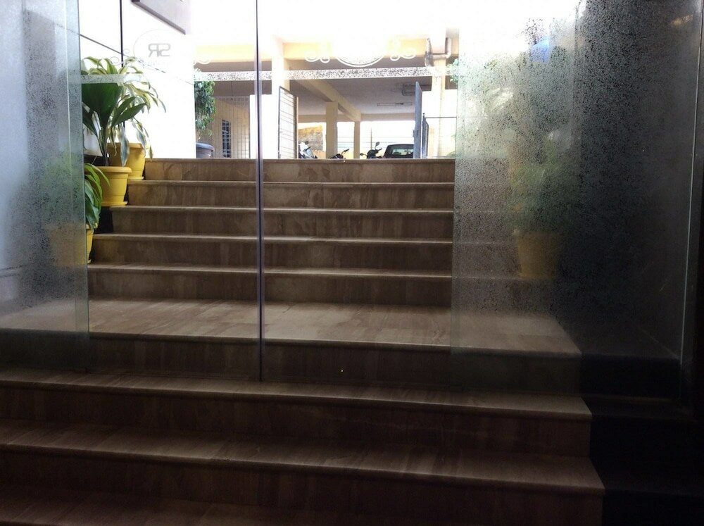 Фото Iroomz Hotel Sr Grand