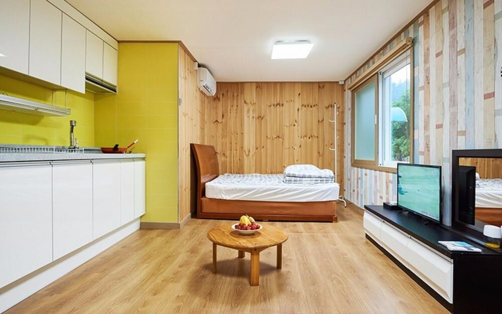 Фото Yeosu Dolsan Healing Pension