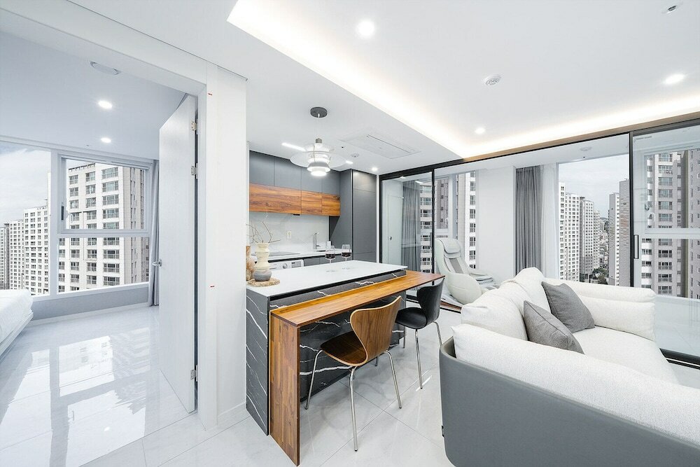 Фото Seocho Intoraon Hotel and Residence