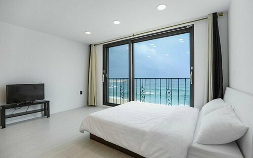 Гостиница Goseong Badae Banhada Pension