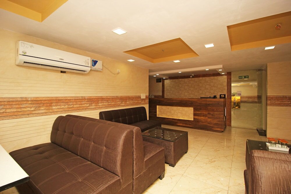 Фото Oyo 4883 Duke Hotel